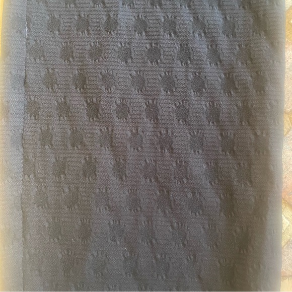 Peter Nygard Black on Black Textured Crop Pant NWOT - Picture 2 of 10